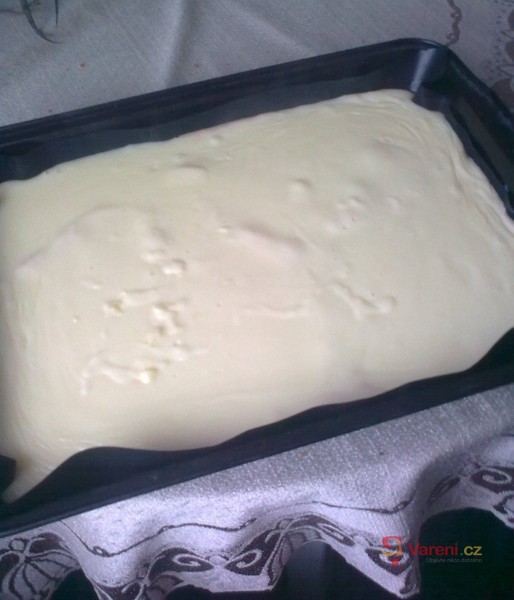 Pudinkový koláč se zakysanou smetanou - fotografie 4