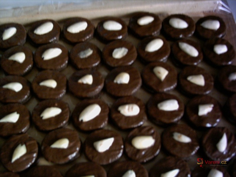 Išelské dortíčky s ořechy - fotografie 3