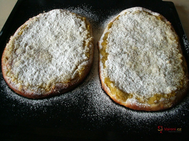 Kynutý rebarborový koláč - fotografie 3