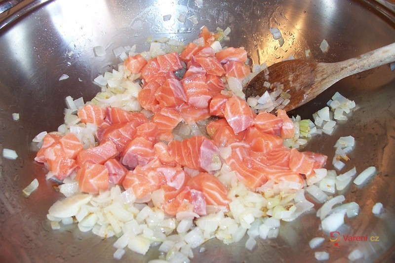 Těstoviny s čerstvým lososem - fotografie 2