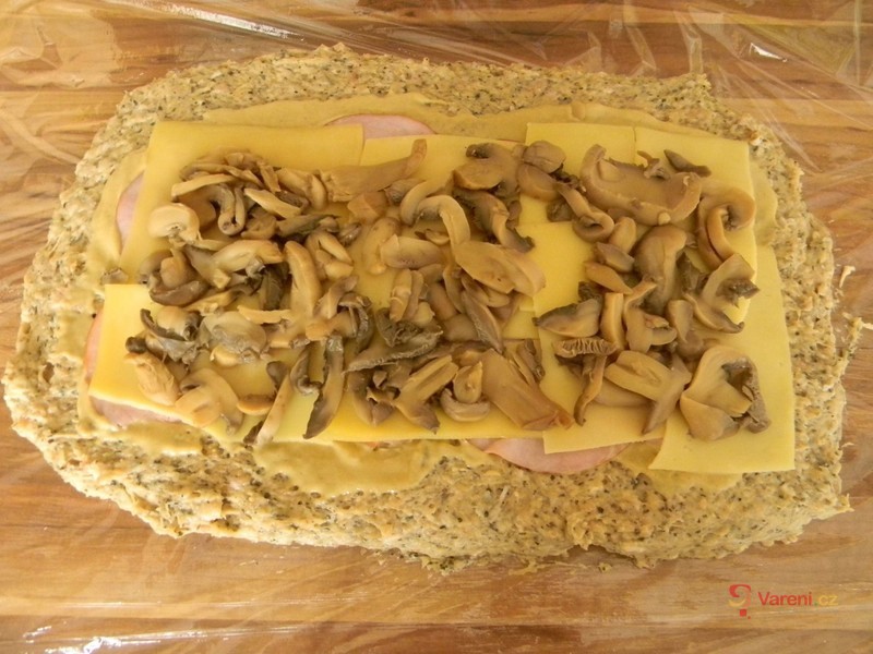 Plněná roláda z mletého masa - fotografie 2