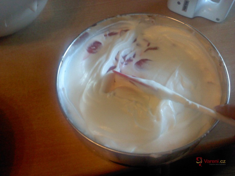 Smetanovo-tvarohový dort s jahodami  - fotografie 4