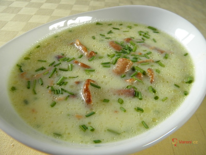 Jemná bramborová polévka s liškami - fotografie 2