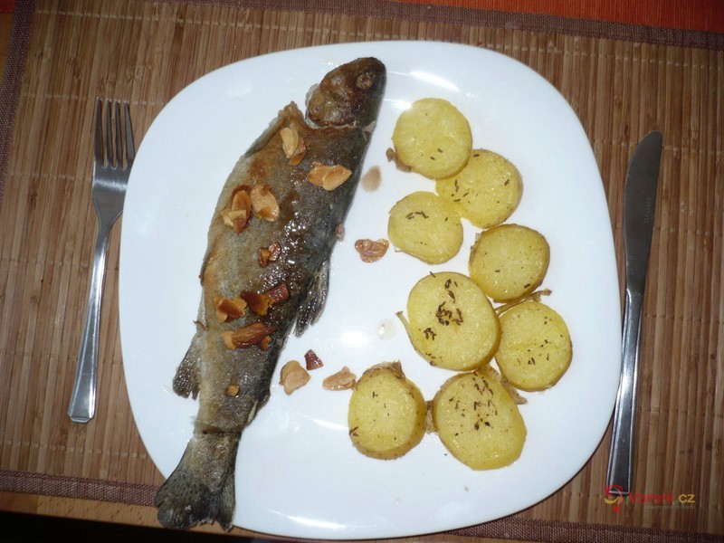 Pstruh s mandlemi - fotografie 2