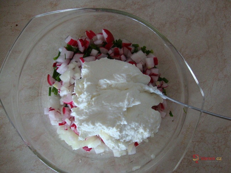 Ředkvičková pomazánka s pažitkou - fotografie 3