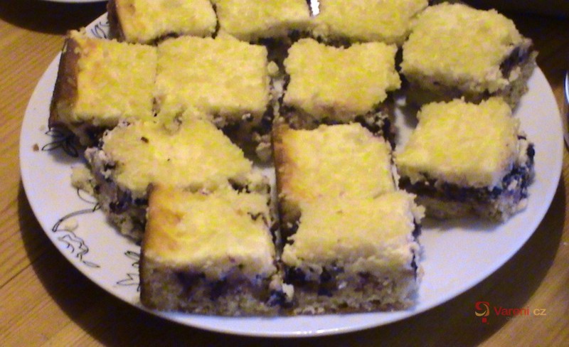 Ostružinový koláč s tvarohem - fotografie 2