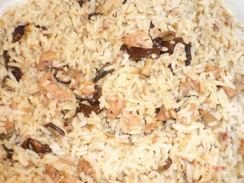 Houbové rizoto s vepřovou konzervou - fotografie 3