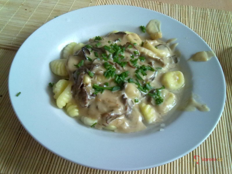 Houbová omáčka s muškátovým oříškem - fotografie 2