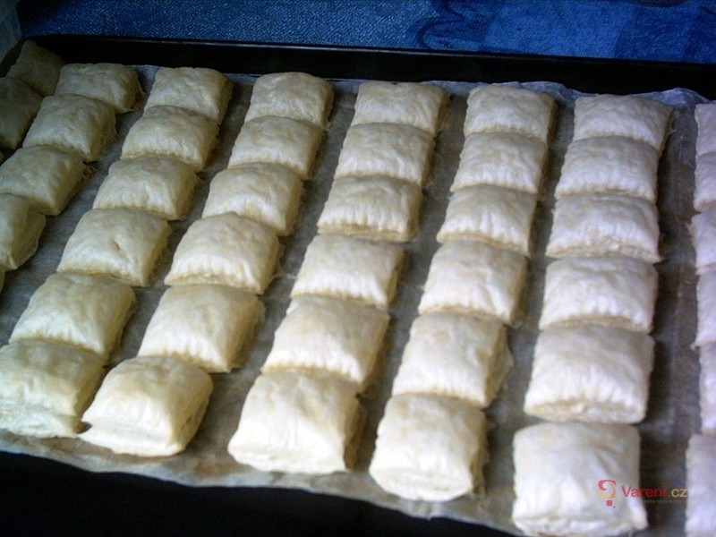 Žloutkové řezy z listového těsta - fotografie 4
