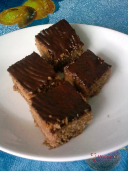 Cuketová buchta s čokoládou - fotografie 5
