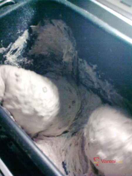 Česnekový chleba - fotografie 2