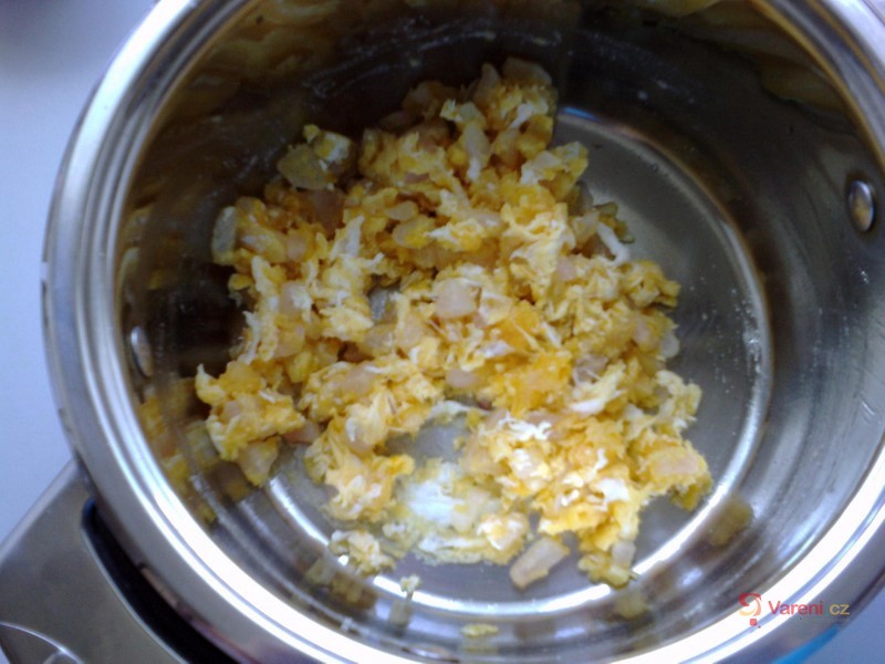 Ředkvičková polévka s vejci - fotografie 3