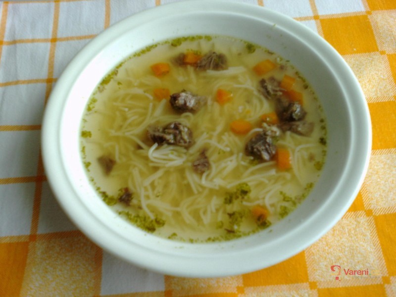 Hovězí polévka s nudlemi - fotografie 2