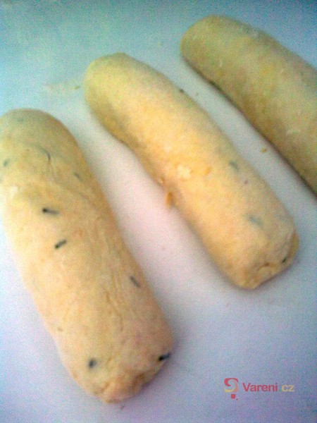 Bramborový knedlík s párkem - fotografie 4