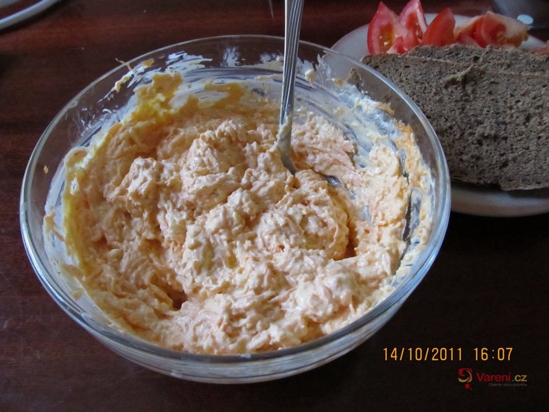 Mrkvová pomazánka s česnekem - fotografie 2