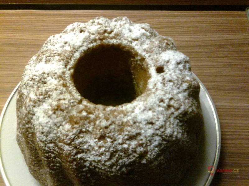 Tvarohová bábovka s ořechy a čokoládou - fotografie 2