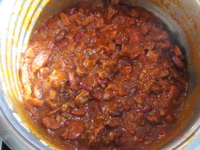 Hovězí guláš s fazolí - fotografie 2