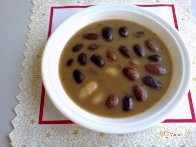 Fazolová polévka se zeleninou - fotografie 2