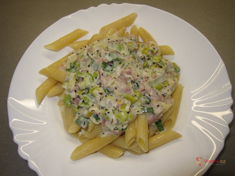 Sýrová omáčka s pórkem a anglickou slaninou - fotografie 3