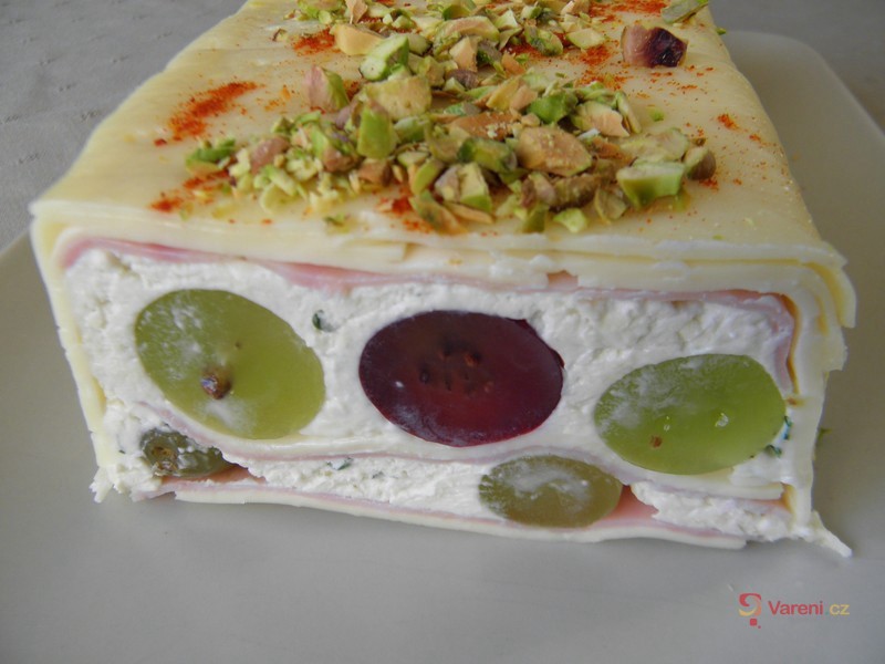 Sýrový chlebíček s hroznovým vínem - fotografie 2