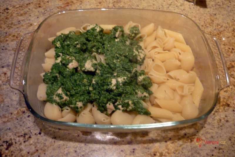 Zapečené těstoviny s kuřecím masem a špenátem - fotografie 3