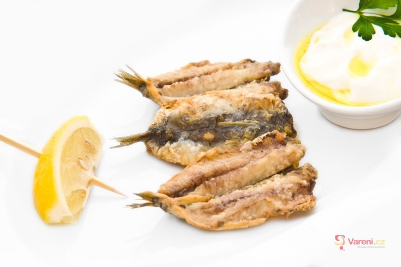 Fritované sardinky s domácí majonézou alioli