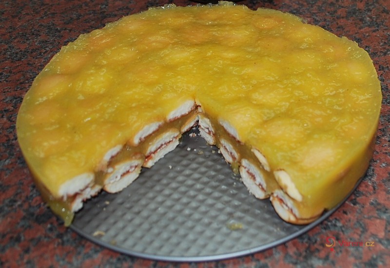 Nepečený dort s jablky a piškoty - fotografie 2