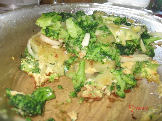 Pikantní zapečená brokolice s bramborem - fotografie 2