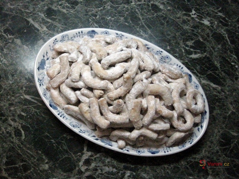 Vanilkové rohlíčky s mandlemi - fotografie 4