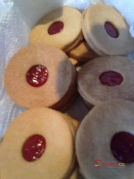 Slepované linecké koláčky - fotografie 2
