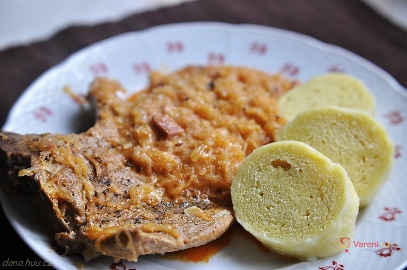 Vepřové kotlety s kysaným zelím - fotografie 2