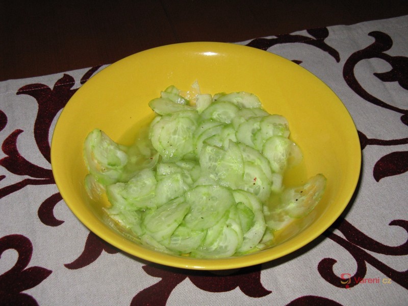 Okurkový salát s citrónem - fotografie 2