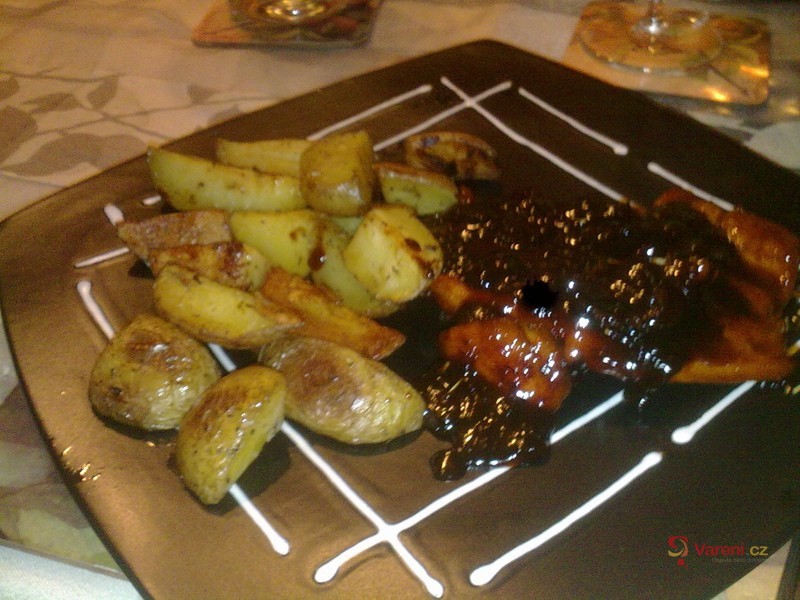 Kuřecí plátek na medu a s brusinkami - fotografie 4