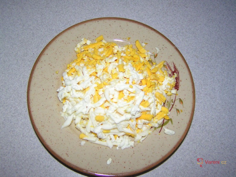 Ředkvičkový salát se sýrem - fotografie 3