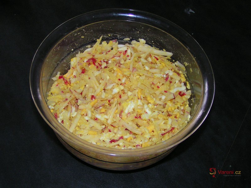 Ředkvičkový salát se sýrem - fotografie 4