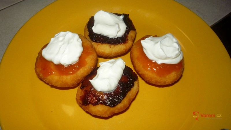 Tvarohové vdolky se zakysanou smetanou - fotografie 2