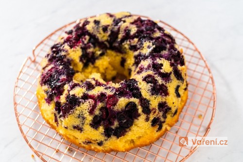 Rychlá hrnková bábovka s ovocem