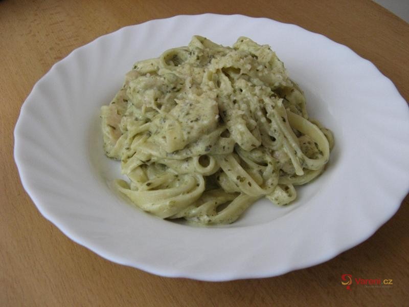 Tagliatelle s kuřecím masem a smetanovým pestem - fotografie 2