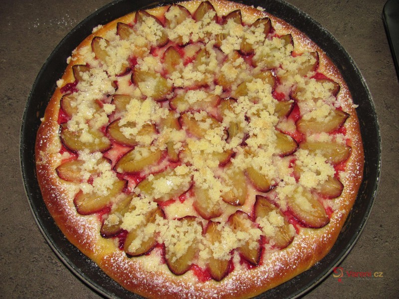 Kynutý koláč s třešněmi - fotografie 2