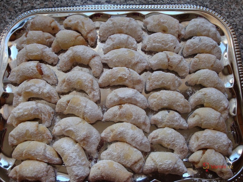 Křehké šlehačkové rohlíčky - fotografie 2