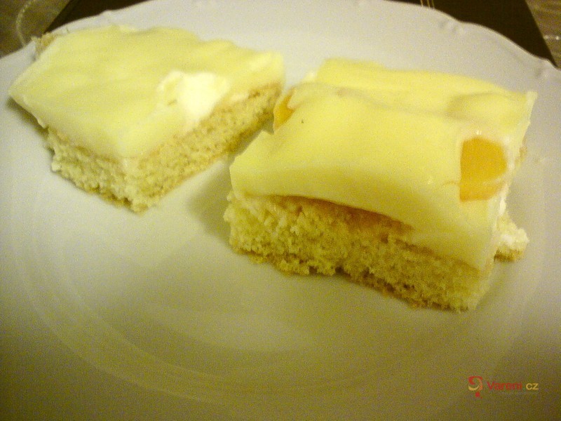 Pudinková buchta s broskvemi - fotografie 2