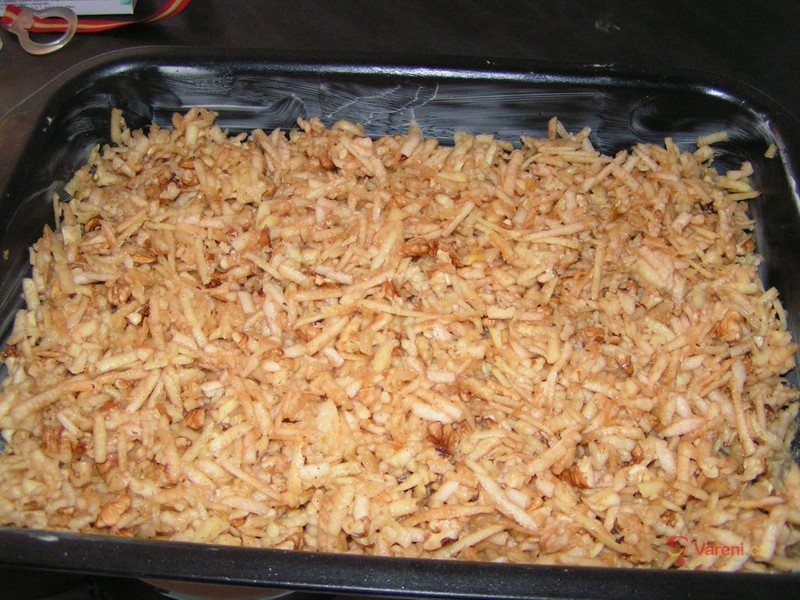 Švédský jablečný koláč - fotografie 5