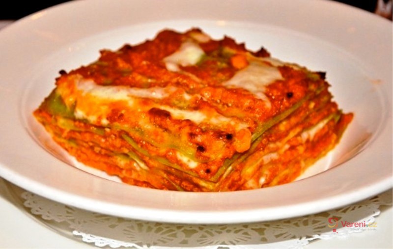 Chutné lasagne s mletým masem a bešamelem