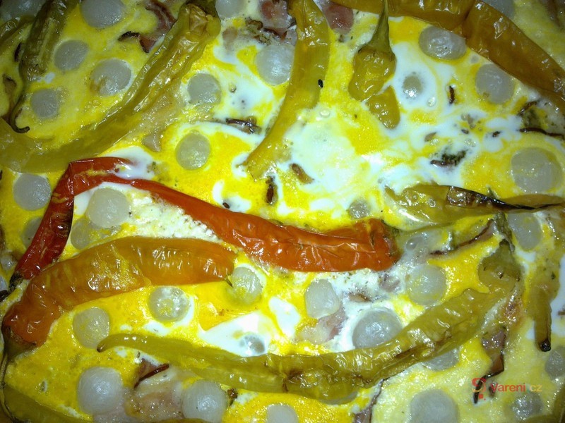 Pizza se slaninou a kozími rohy - fotografie 3