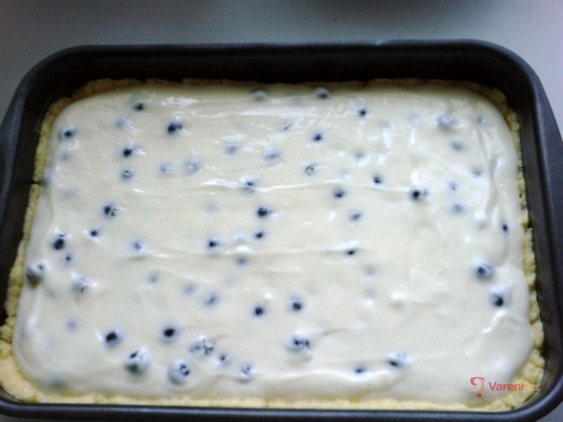 Bramborový moučník s tvarohem a borůvkami - fotografie 3