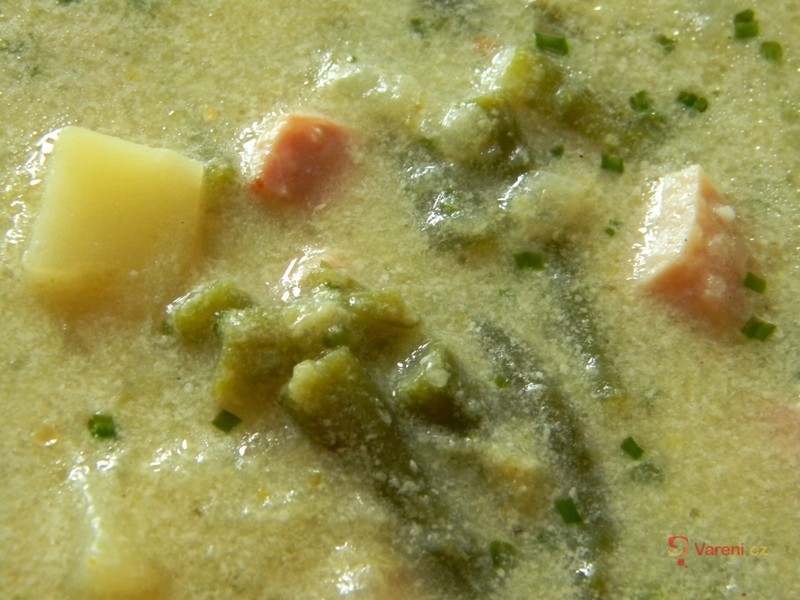 Fazolková polévka s uzeným masem - fotografie 2