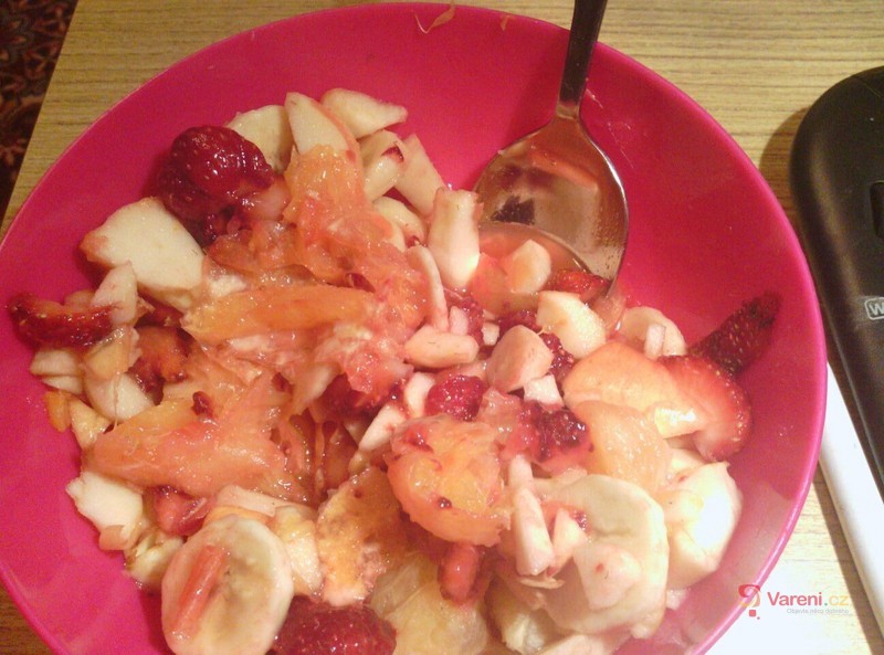 Jahodový salát 1 - fotografie 2