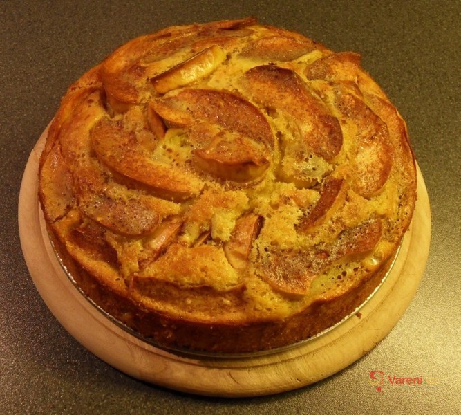 Francouzský jablečný koláč - fotografie 3
