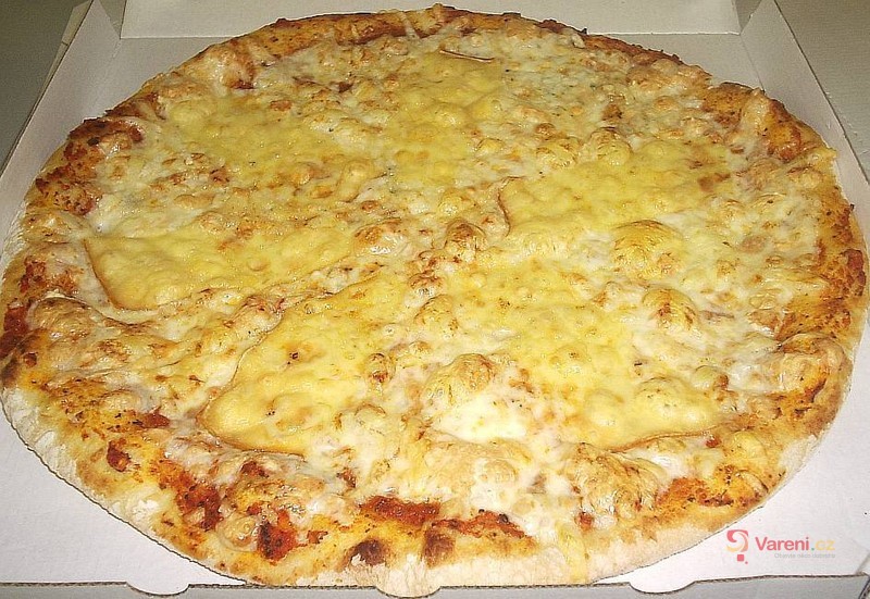 Pizza quattro formaggi - fotografie 2