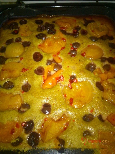 Meruňkovo-třešňový koláč - fotografie 2